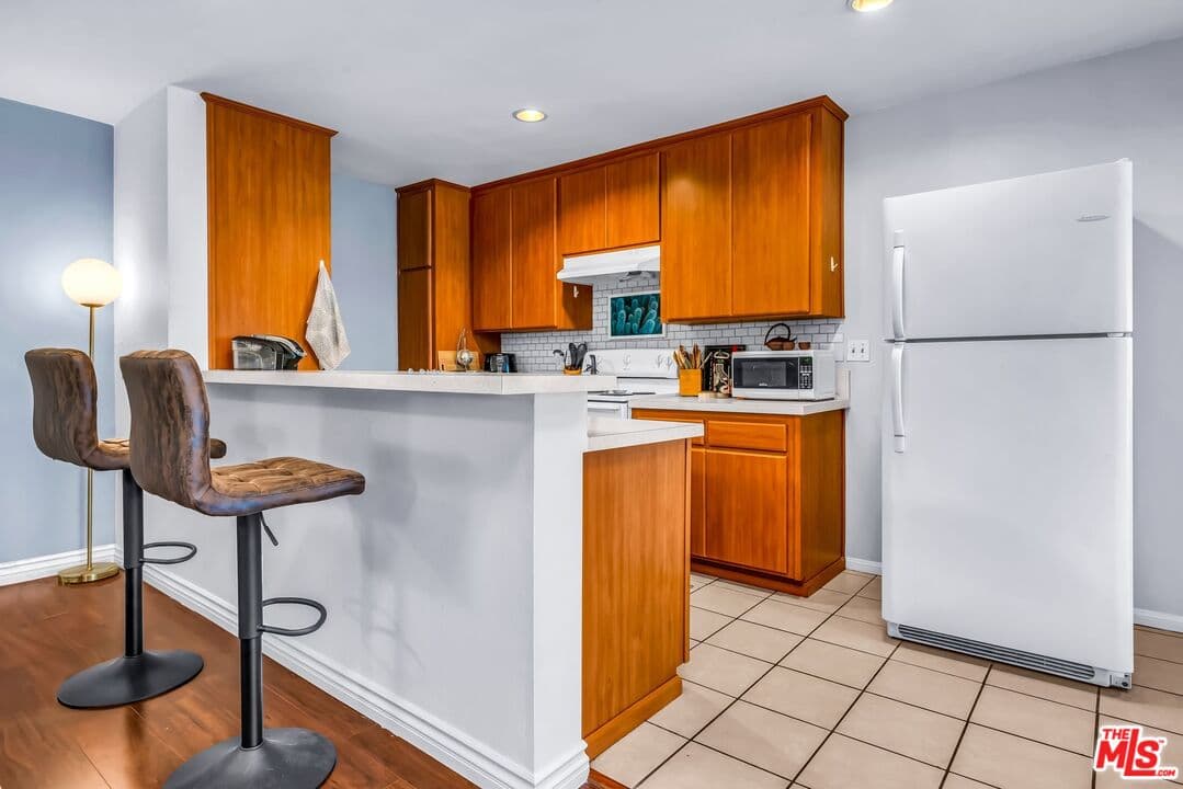 1 bd, 2 ba Condo in Los Angeles, CA — $2,995/mo — photo 2