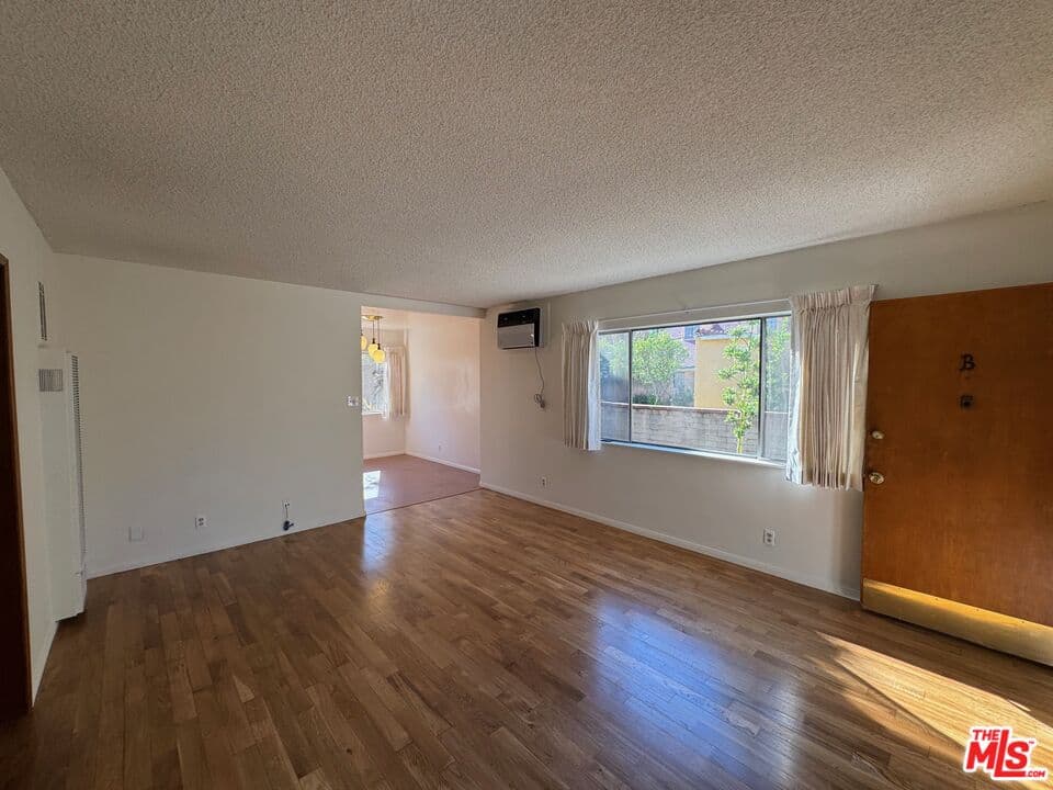 2 bd, 1 ba Apartment in Los Angeles, CA — $3,020/mo — photo 1