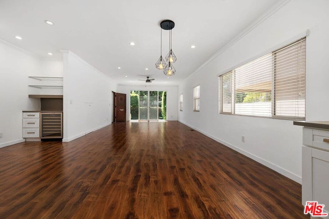 2 bd, 1 ba Apartment in Los Angeles, CA — $3,900/mo — photo 2