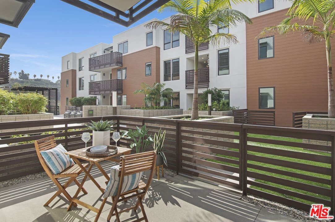 Covered Patio (photo 1 of 25)