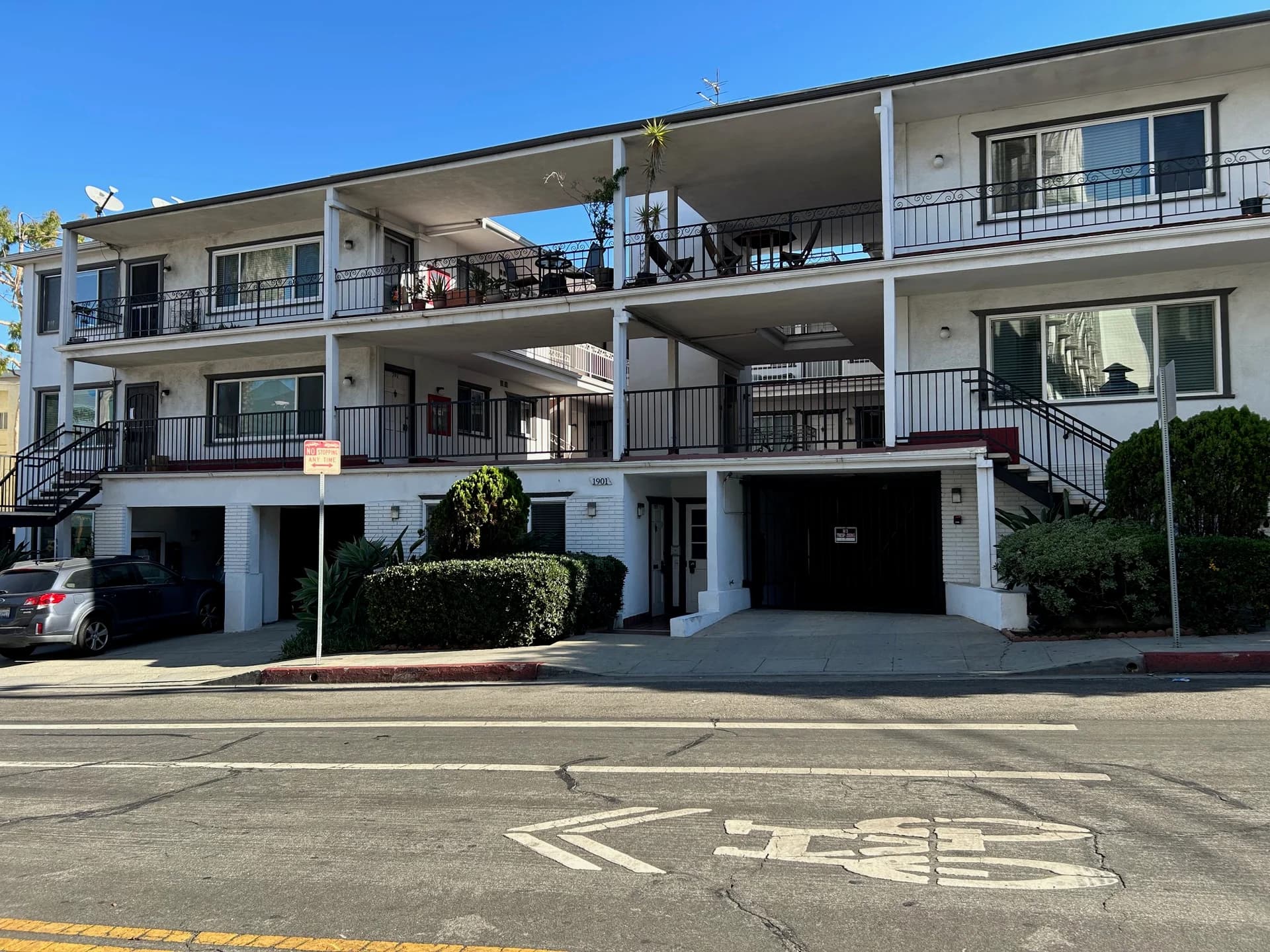 1BR Apartment in Santa Monica — $2,700/mo
