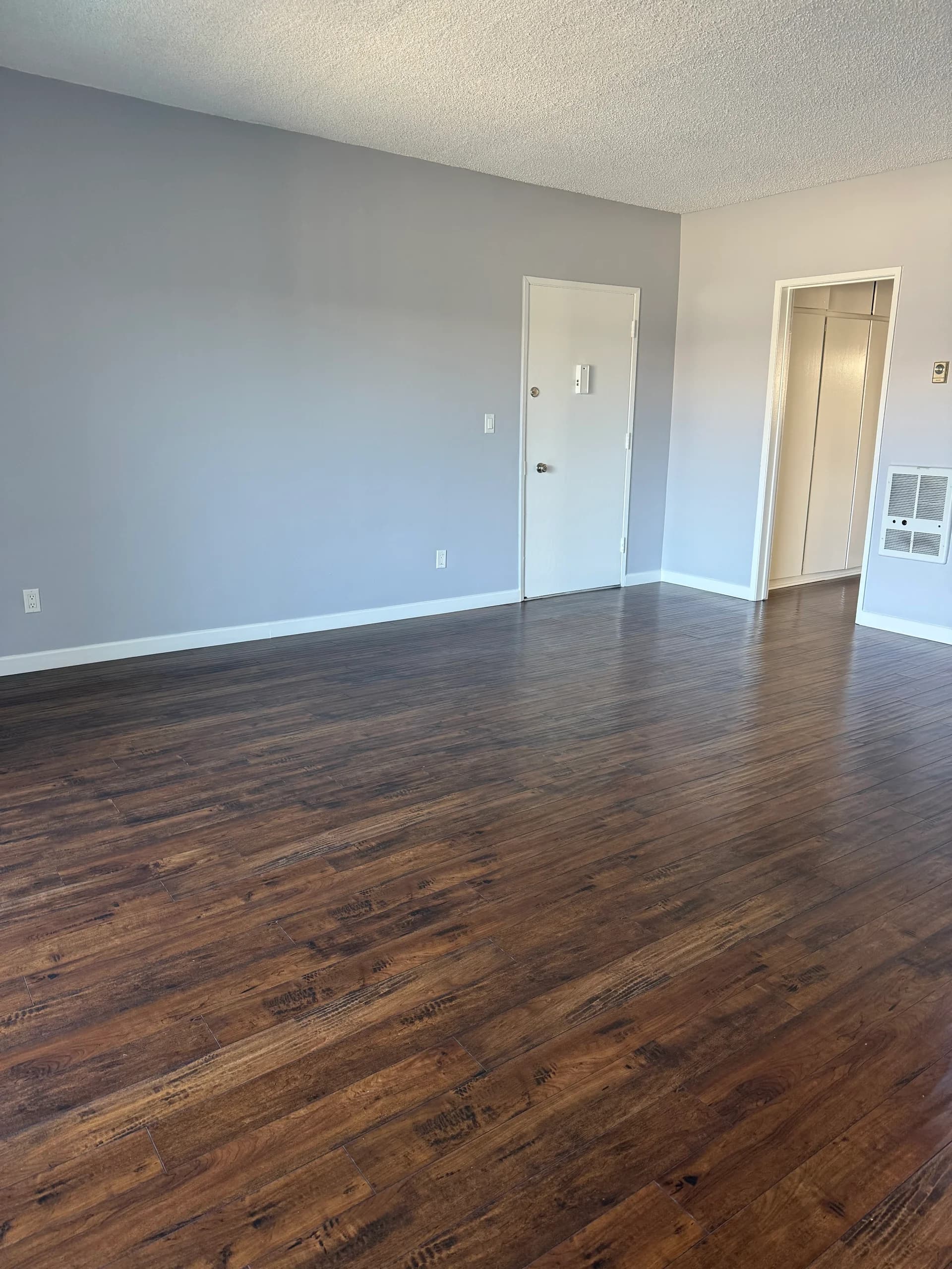 1 bd, 1 ba Apartment in Redondo Beach, CA — $2,345/mo — photo 1
