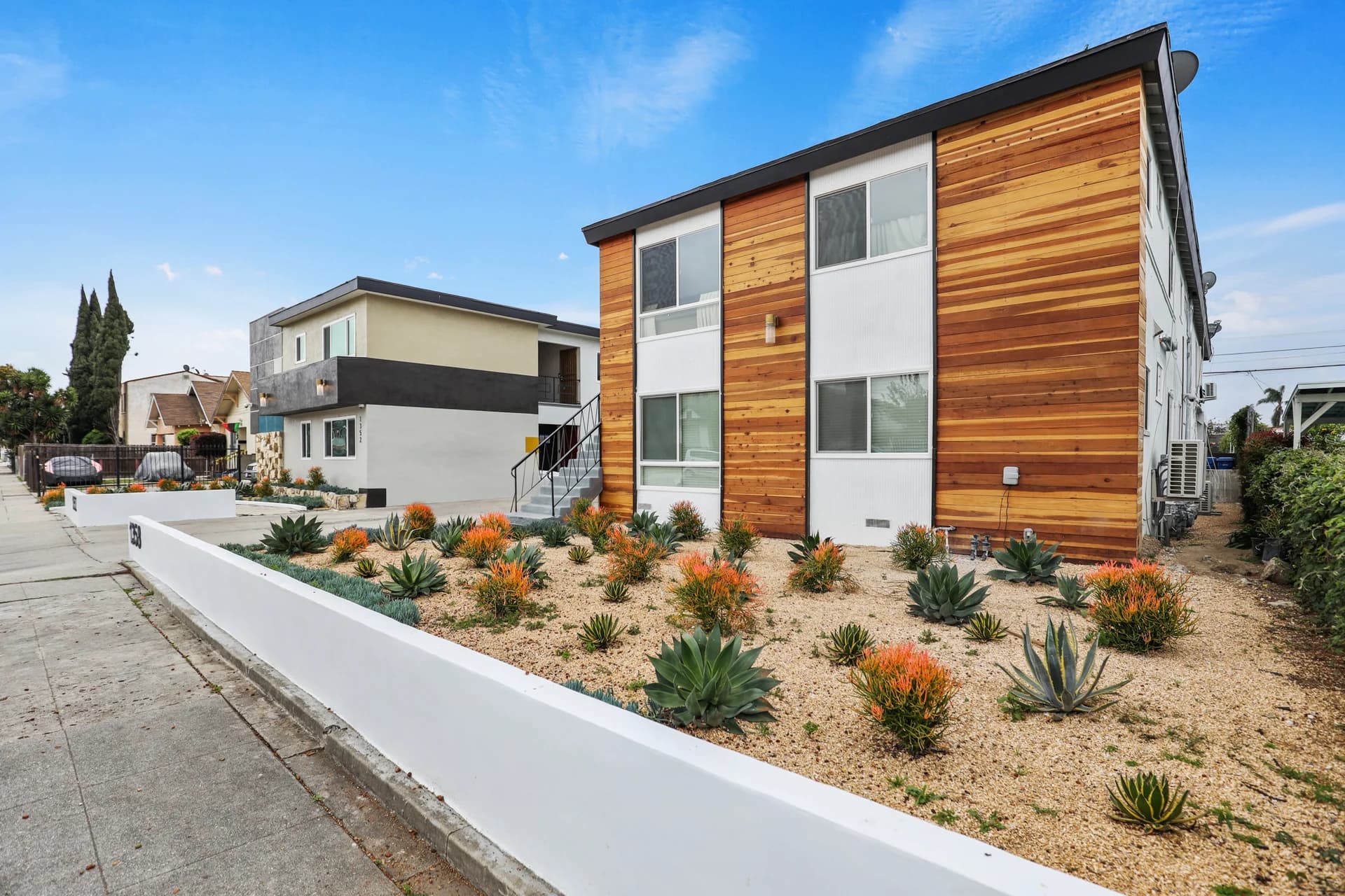 2BR House in Los Angeles β $2,295/mo