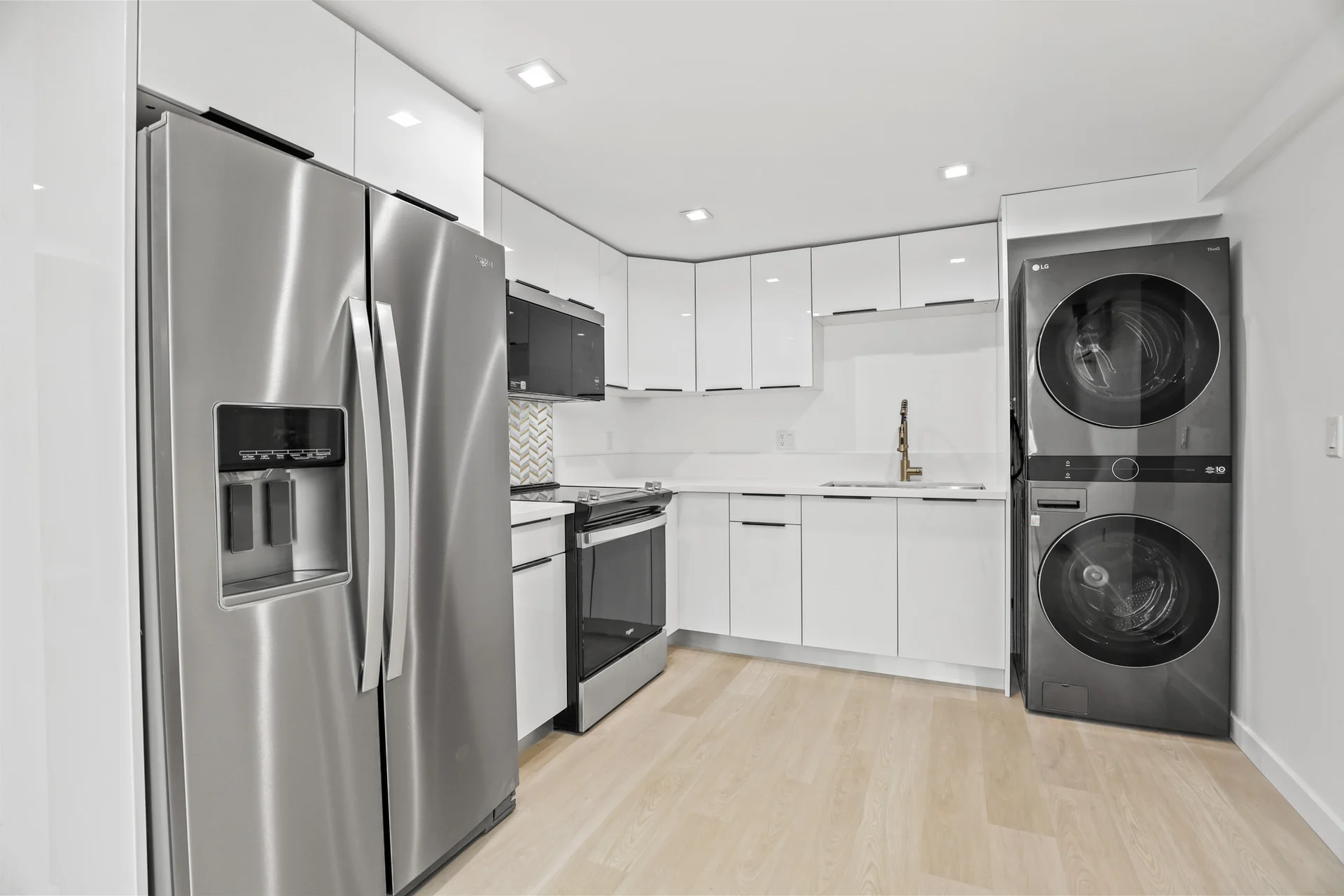 2BR Apartment in Los Angeles — $2,395/mo