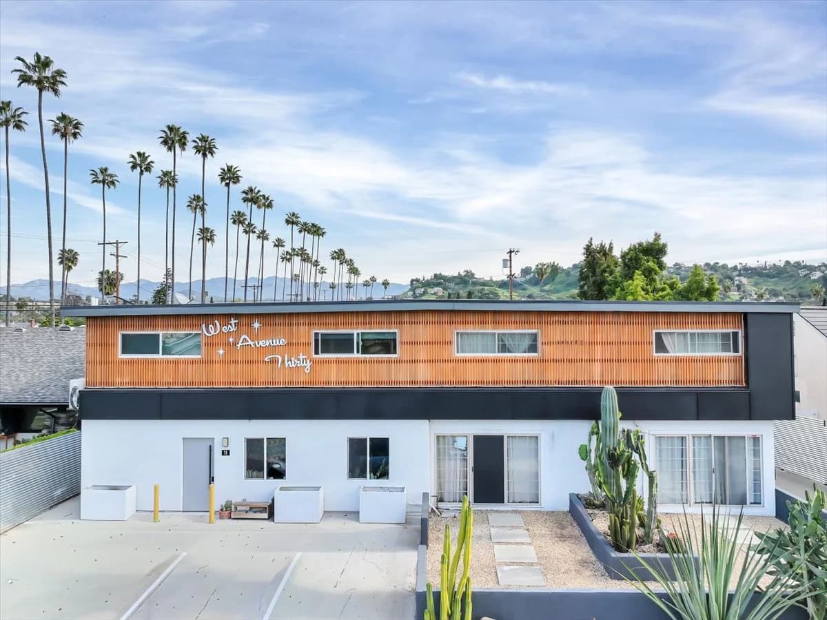 2BR House in Los Angeles — $2,395/mo