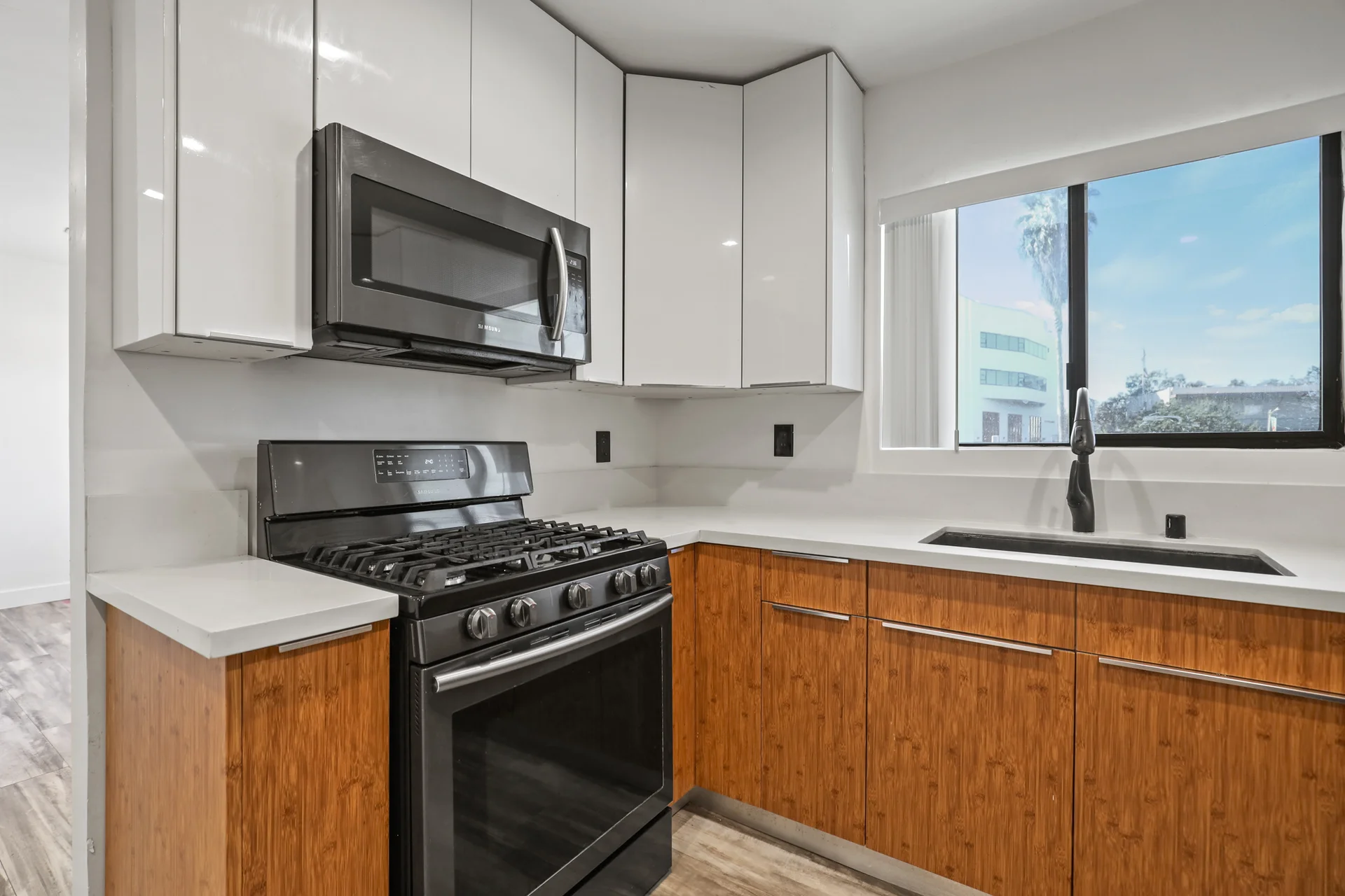 2 bd, 1 ba Apartment in Los Angeles, CA — $2,395/mo — photo 1