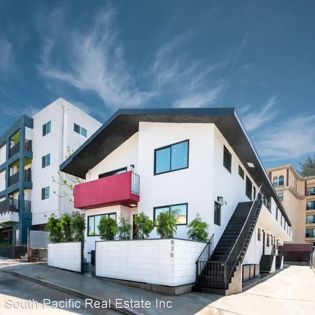 2BR Apartment in Los Angeles — $2,395/mo