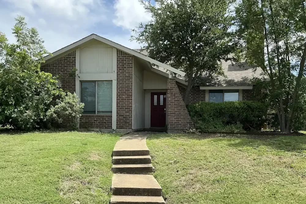 3 bd, 2 ba House in Carrollton, TX — $2,490/mo — photo 1