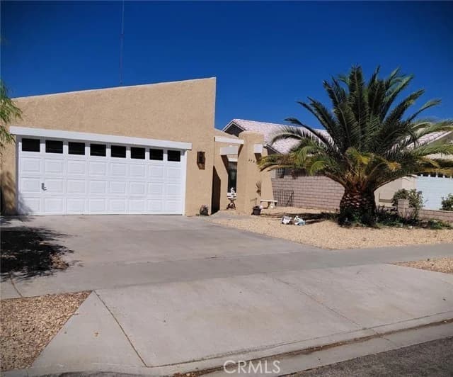 2 bd, 2 ba House in Helendale, CA — $1,600/mo — photo 1
