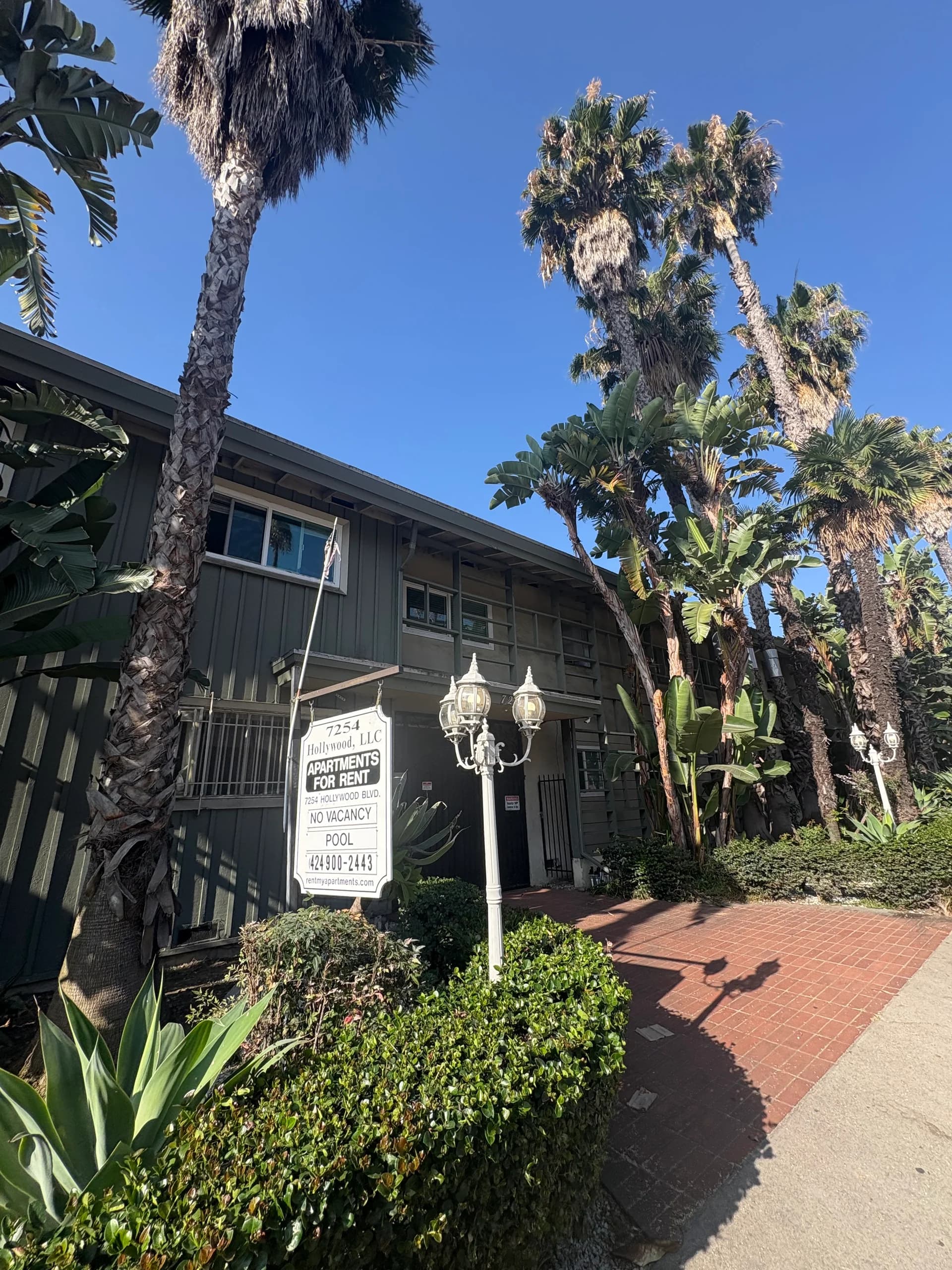 1BR Apartment in Hollywood — $2,395/mo