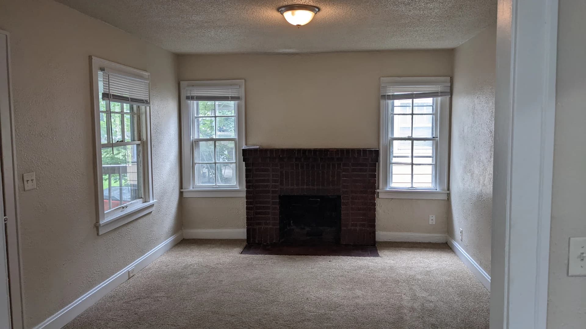 2 bd, 1 ba House in Independence, MO — $1,095/mo — photo 1