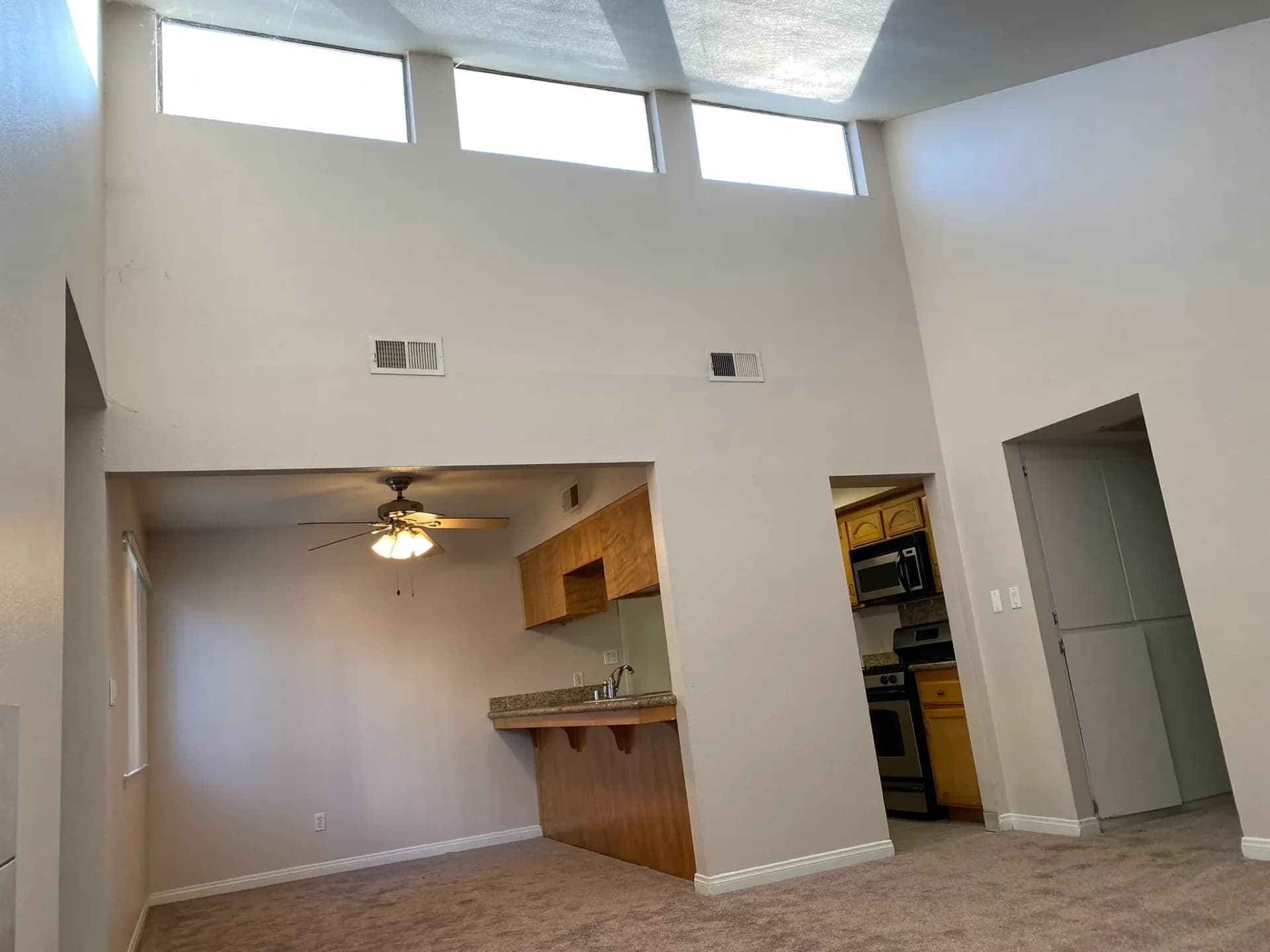 2 bd, 1 ba House in Bakersfield , CA — $1,450/mo — photo 1