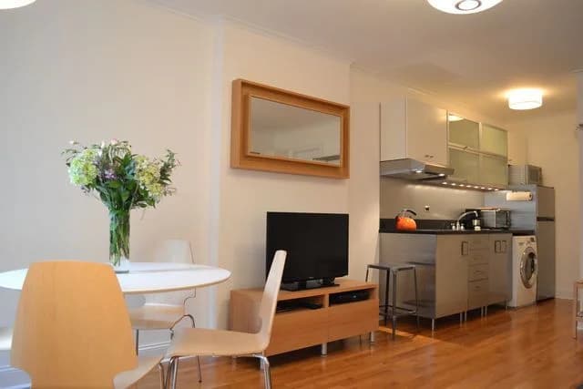 1 bd, 1 ba Apartment in Palo Alto, CA — $2,500/mo — photo 2