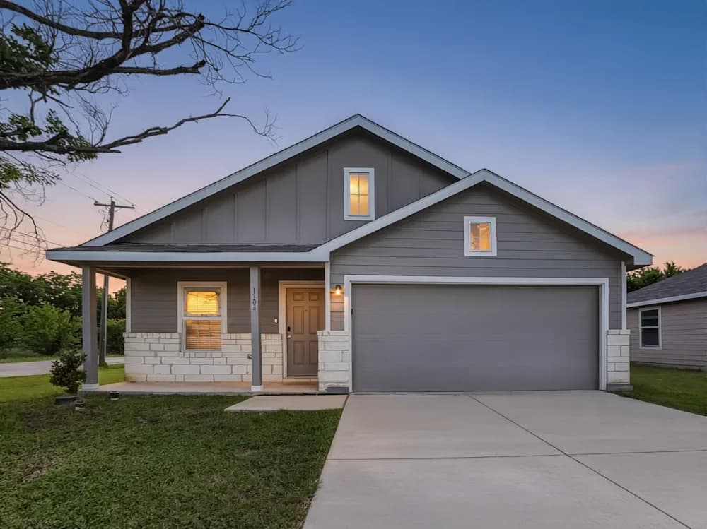 3BR House in Dallas — $1,200/mo