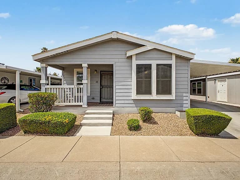 2BR House in Phoenix — $1,200/mo
