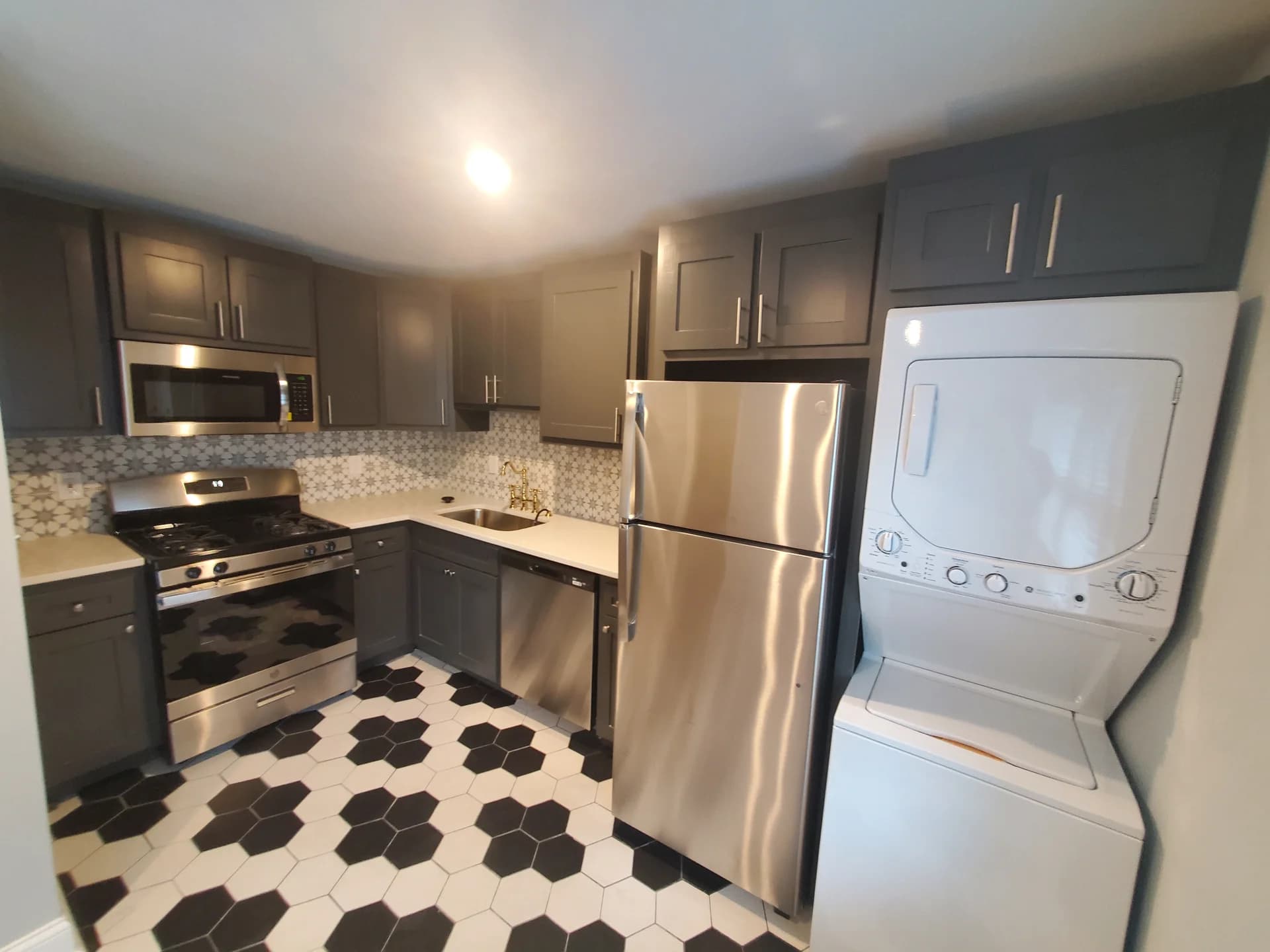 Studio, 1 ba Apartment in Kansas City, MO — $895/mo — photo 1